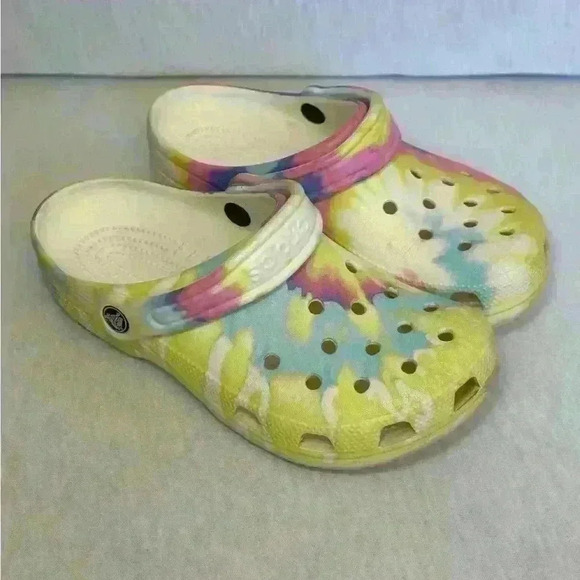 Crocs Unisex-Adult Classic Tie Dye Clogs, Pastel Tie Dye Slingback 7 Women/5 Men - Picture 4 of 10